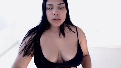 Snapshot of isabelateran chatting on August 5, 2026, 6:33 pm isabelateran online show from August 5, 2026, 6:33 pm