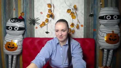 IsabelBlackberry online show from November 8, 2025, 6:13 am