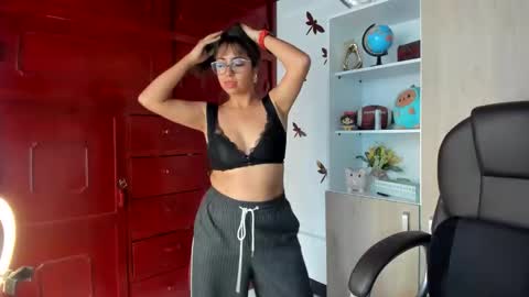 Isabella22 1 online show from May 5, 2026, 5:32 pm