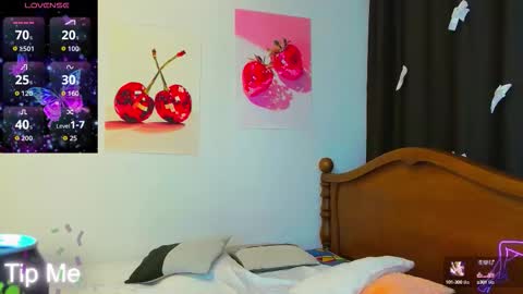 Ella online show from October 15, 2025, 7:14 pm