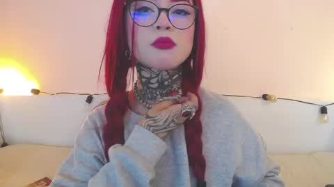 Snapshot of isabella__dark chatting on December 5, 2024, 7:38 pm    online show from December 5, 2024, 7:38 pm