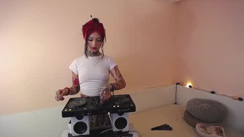 Snapshot of isabella__dark chatting on December 20, 2024, 3:14 am    online show from December 20, 2024, 3:14 am