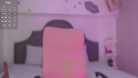 Snapshot of isabella__shine chatting on January 22, 2025, 6:41 pm Isa online show from January 22, 2025, 6:41 pm