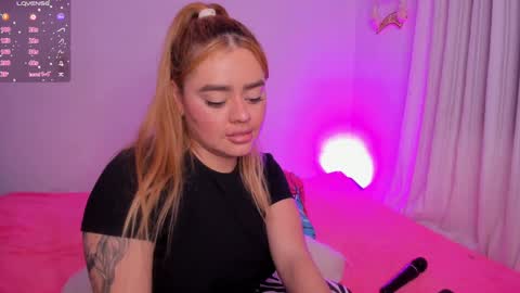 Isabella Arias online show from January 6, 2025, 8:57 am