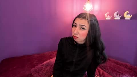 isabella_crofts online show from February 26, 2026, 3:05 am