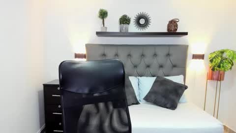 Isabel florez online show from February 27, 2025, 12:02 pm