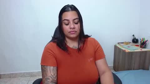 Snapshot of isabella_hots chatting on February 28, 2025, 10:30 am estefania online show from February 28, 2025, 10:30 am