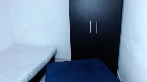 Snapshot of isabella_hots chatting on November 28, 2025, 1:25 pm estefania online show from November 28, 2025, 1:25 pm