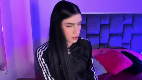 Isabella Moon9 online show from April 16, 2026, 12:06 pm