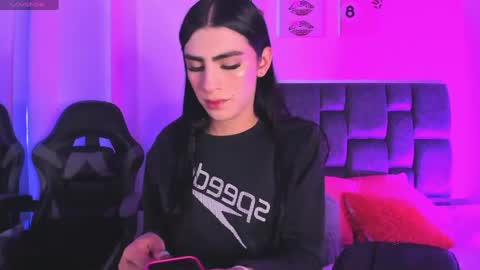 Isabella Moon9 online show from April 19, 2026, 12:37 pm