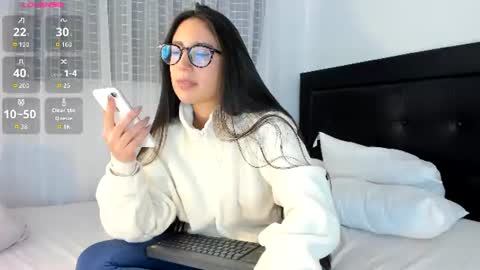 isabella_ospina online show from June 23, 2026, 4:05 pm