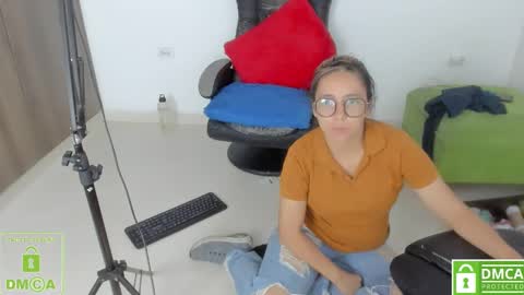 Isabella online show from December 13, 2024, 3:38 am