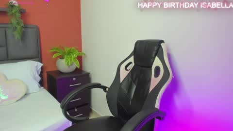 Isabella Thompson online show from December 21, 2024, 1:21 pm