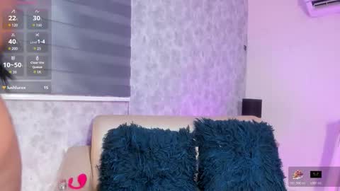 isabellaa23 online show from November 26, 2025, 12:39 pm