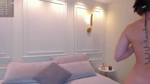 isabellaa_palacios online show from April 15, 2026, 5:42 pm