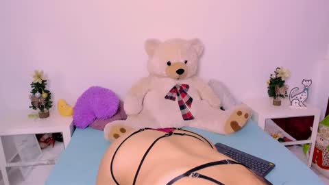 ISABELLA  online show from January 2, 2025, 11:27 pm