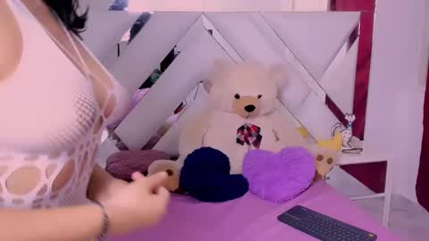 ISABELLA  online show from February 1, 2025, 10:34 pm