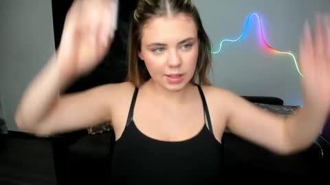 isabellabler online show from October 16, 2025, 11:44 am