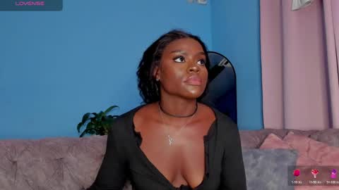 Snapshot of isabellabroms21 chatting on May 5, 2026, 3:36 am v online show from May 5, 2026, 3:36 am