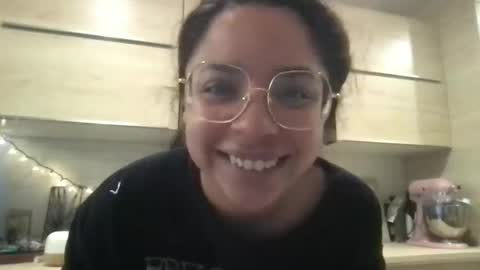 isabellaelizabeth online show from March 14, 2026, 3:28 pm