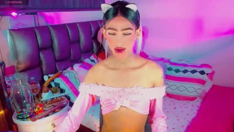 isabellagirs online show from February 18, 2026, 6:42 am