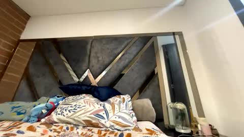 Isabella.. back again  online show from February 13, 2026, 12:17 am