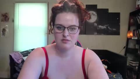 isabellamariedarcy online show from April 23, 2026, 8:00 pm