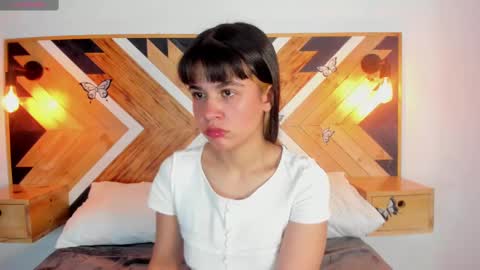 Isabella  online show from October 3, 2025, 11:40 am
