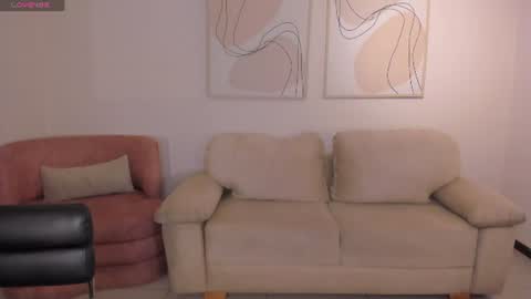 Isabella Moretti online show from June 12, 2026, 4:44 am
