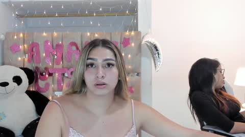 Snapshot of isabellas_smith chatting on January 19, 2025, 3:32 pm Martina IG martissmith01 online show from January 19, 2025, 3:32 pm