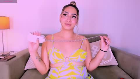 Snapshot of isabellas_smith chatting on February 12, 2025, 7:44 am Martina IG martissmith01 online show from February 12, 2025, 7:44 am