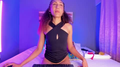 Isabella online show from February 25, 2025, 10:07 pm