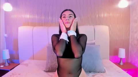 Snapshot of isabellasweet__ chatting on February 15, 2026, 12:47 pm online show from February 15, 2026, 12:47 pm