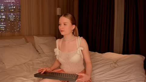 Snapshot of isabellatorrance chatting on February 9, 2025, 3:45 pm Bella online show from February 9, 2025, 3:45 pm