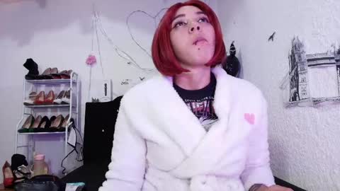 Snapshot of isabelle_sara chatting on May 16, 2026, 7:34 pm isabelle_sara online show from May 16, 2026, 7:34 pm