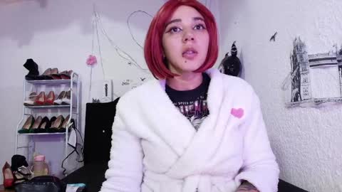 Snapshot of isabelle_sara chatting on May 16, 2026, 7:45 pm isabelle_sara online show from May 16, 2026, 7:45 pm