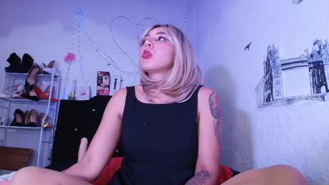 Snapshot of isabelle_sara chatting on June 8, 2026, 1:28 am isabelle_sara online show from June 8, 2026, 1:28 am