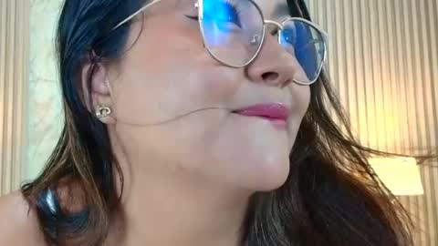 Snapshot of isabellmendez_ chatting on June 19, 2026, 8:12 pm IsabellMendez online show from June 19, 2026, 8:12 pm