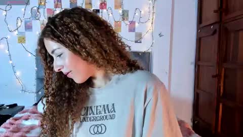 Isabela  online show from January 16, 2026, 3:21 am