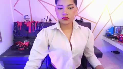 isabela online show from October 5, 2025, 8:29 pm