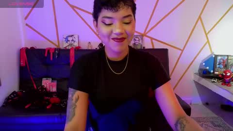 isabela online show from November 3, 2025, 8:43 pm