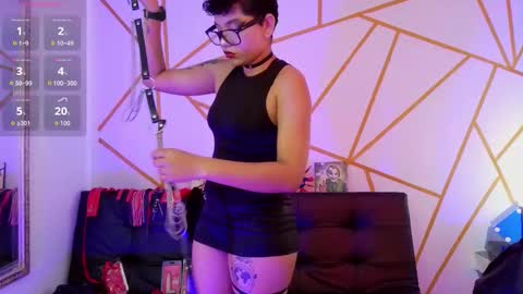 isabela online show from November 6, 2025, 8:54 pm