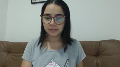 Snapshot of isemma chatting on January 19, 2026, 3:43 am Emma online show from January 19, 2026, 3:43 am