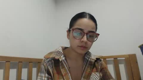 Snapshot of isemma chatting on February 3, 2026, 2:21 am Emma online show from February 3, 2026, 2:21 am