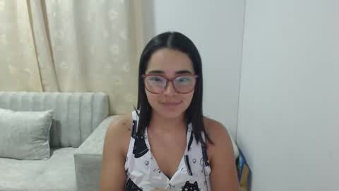 Snapshot of isemma chatting on February 8, 2026, 2:59 am Emma online show from February 8, 2026, 2:59 am