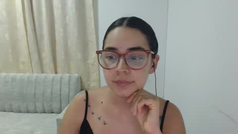 Snapshot of isemma chatting on February 22, 2026, 3:40 am Emma online show from February 22, 2026, 3:40 am