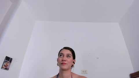 ishabellalopez online show from July 13, 2026, 3:20 am