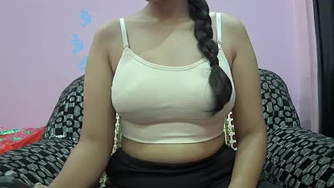 ishika_singh_ online show from October 31, 2025, 2:23 am