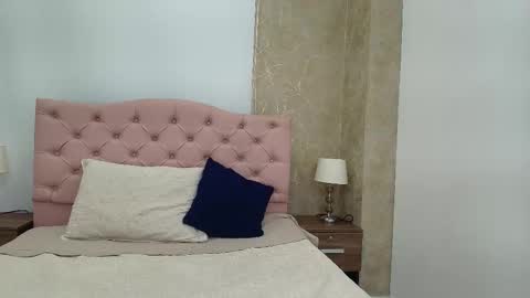 Isis Choi online show from December 22, 2025, 7:22 pm