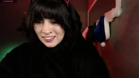 Snapshot of isis_diosa chatting on December 27, 2024, 6:35 am Ana Maria online show from December 27, 2024, 6:35 am